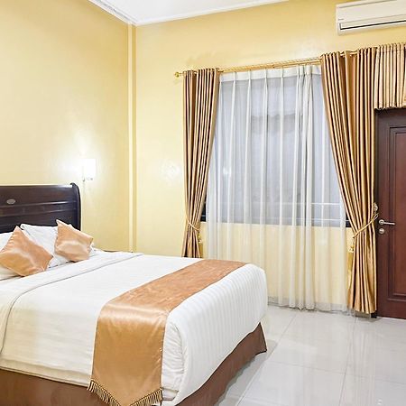 Kartika Hotel Syariah Pacitan Mitra Reddoorz ภายนอก รูปภาพ