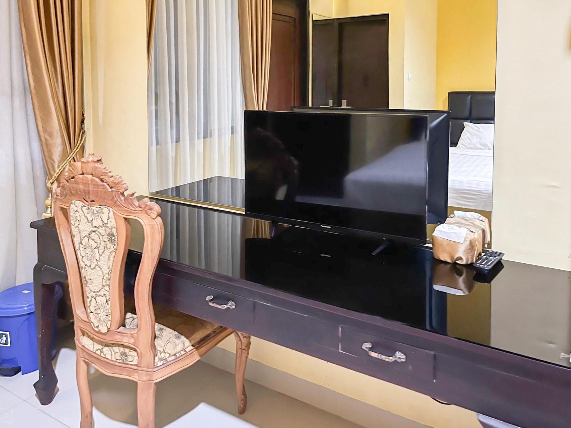 Kartika Hotel Syariah Pacitan Mitra Reddoorz ภายนอก รูปภาพ