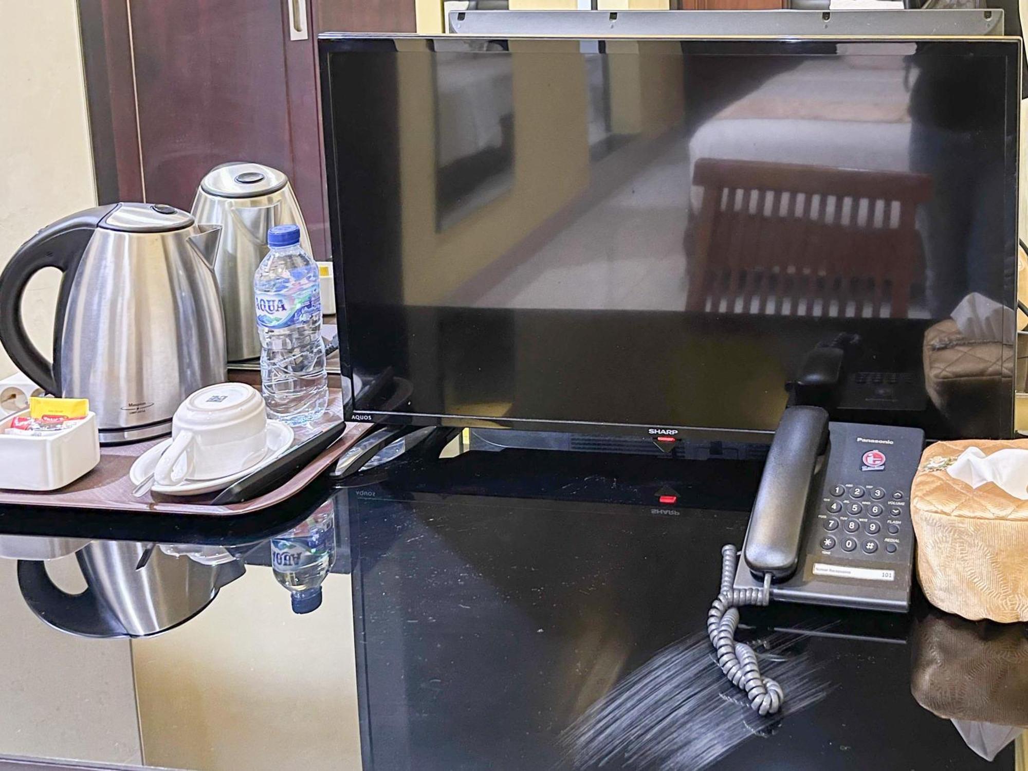 Kartika Hotel Syariah Pacitan Mitra Reddoorz ภายนอก รูปภาพ