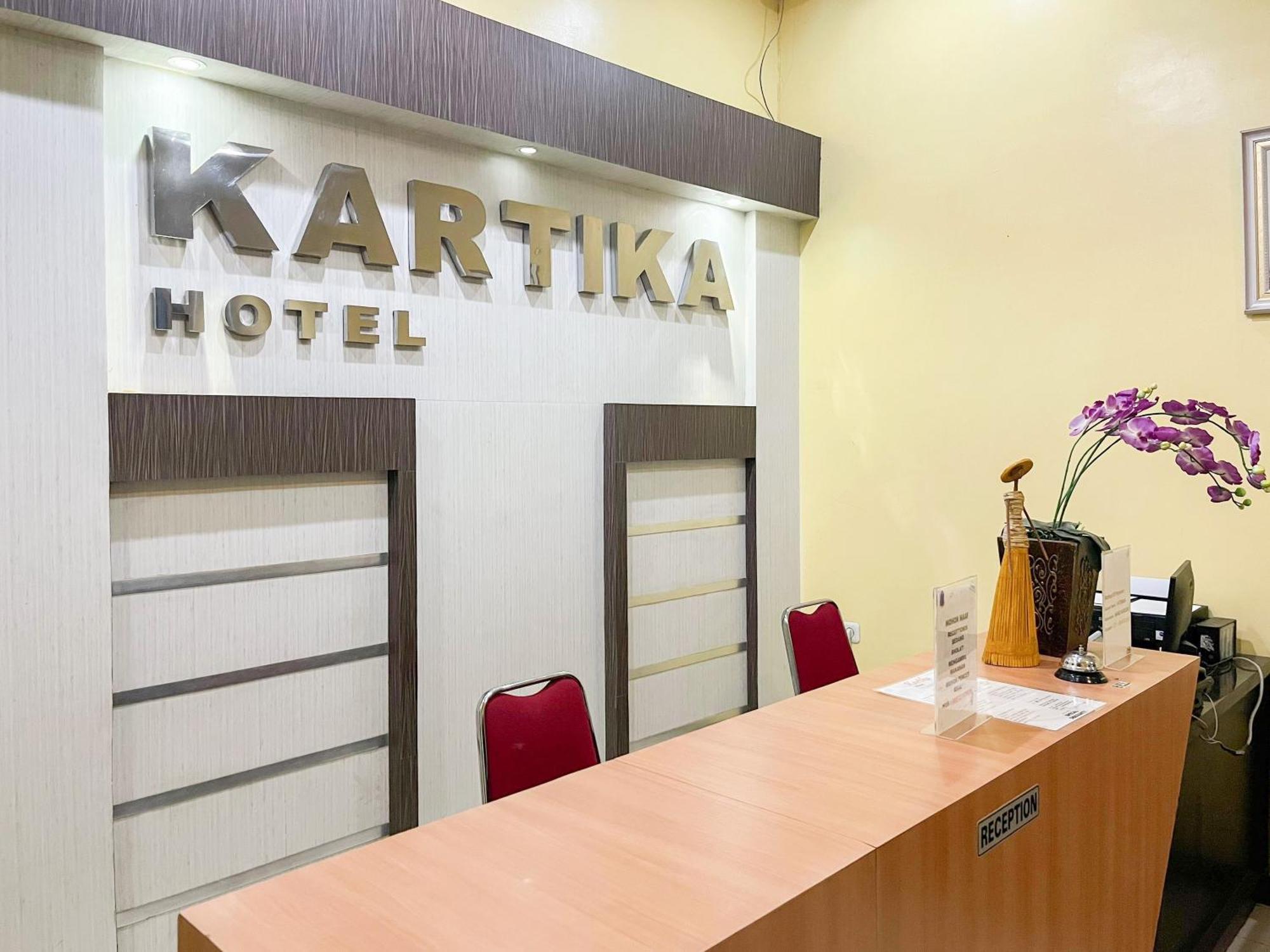 Kartika Hotel Syariah Pacitan Mitra Reddoorz ภายนอก รูปภาพ