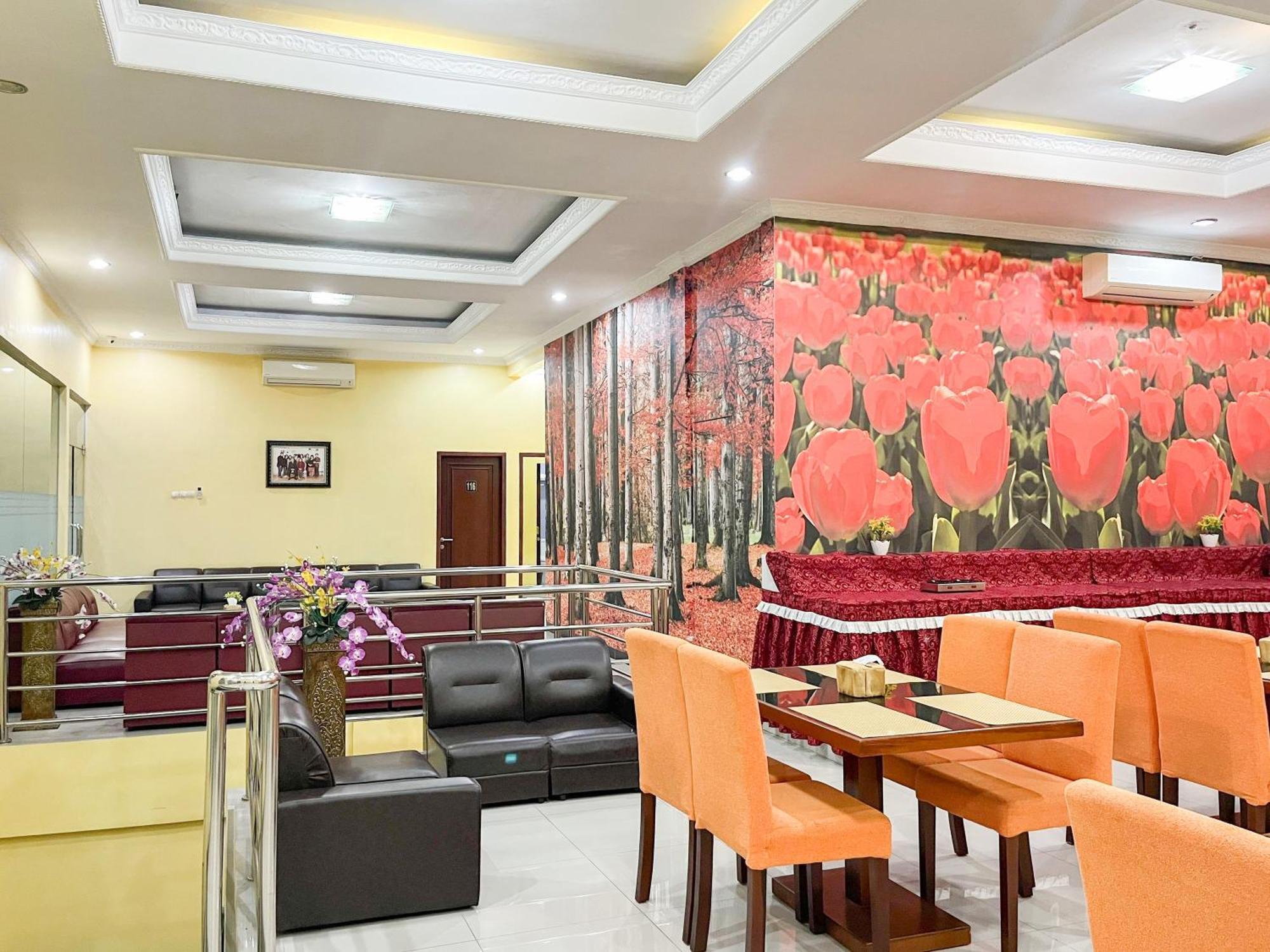 Kartika Hotel Syariah Pacitan Mitra Reddoorz ภายนอก รูปภาพ