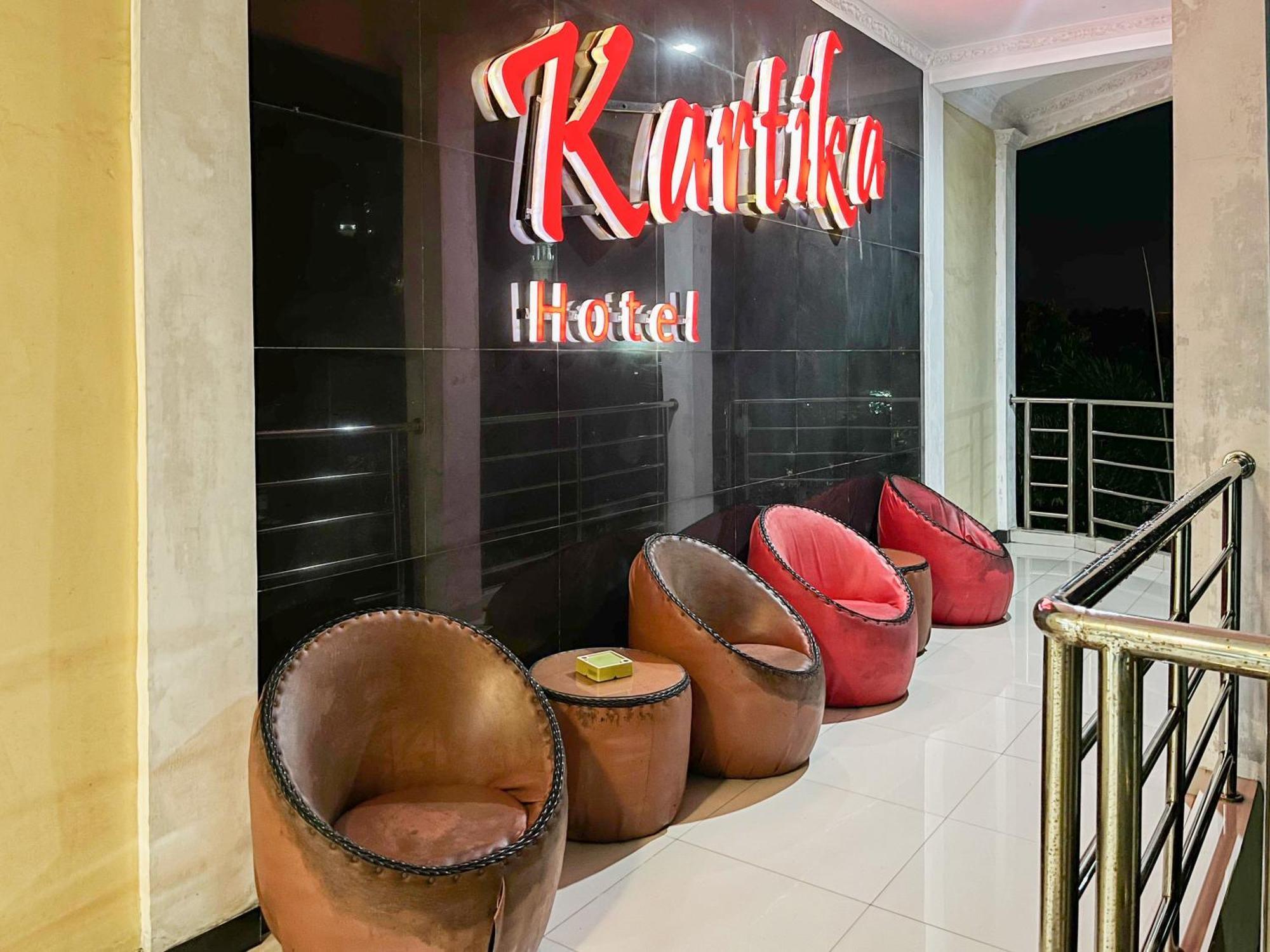 Kartika Hotel Syariah Pacitan Mitra Reddoorz ภายนอก รูปภาพ